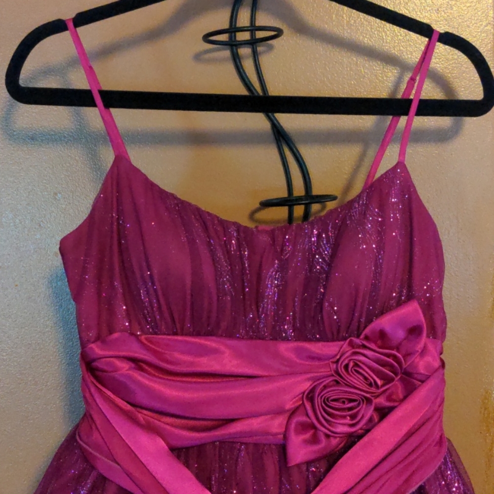 Dress - Picture 2 of 3